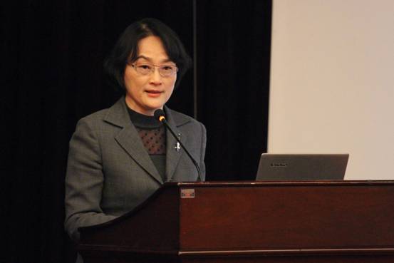 演員秦樾,演員秦樾，從舞臺(tái)到熒屏，變化中的自信與成就之光