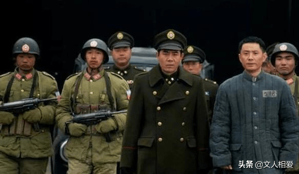 軍官的小妻子，溫馨日常的甜蜜趣事最新章節(jié)